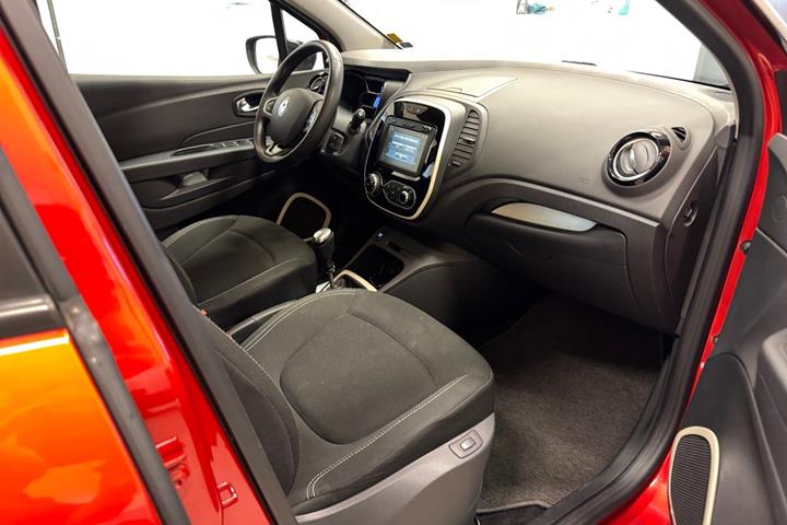 Rød Renault Captur fra 2018
