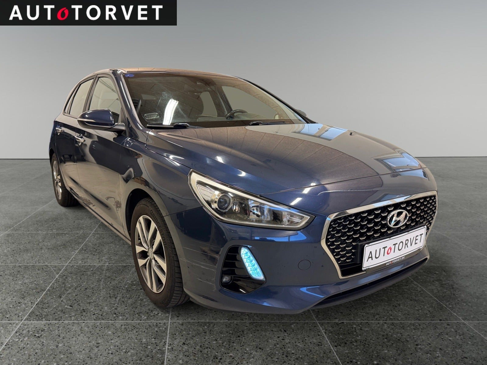 Blå Hyundai i30 fra 2017