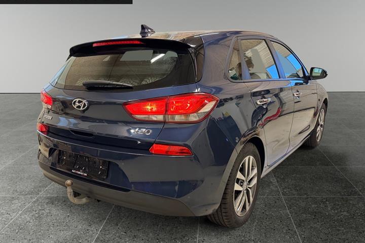 Blå Hyundai i30 fra 2017