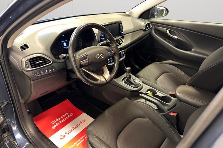 Blå Hyundai i30 fra 2017