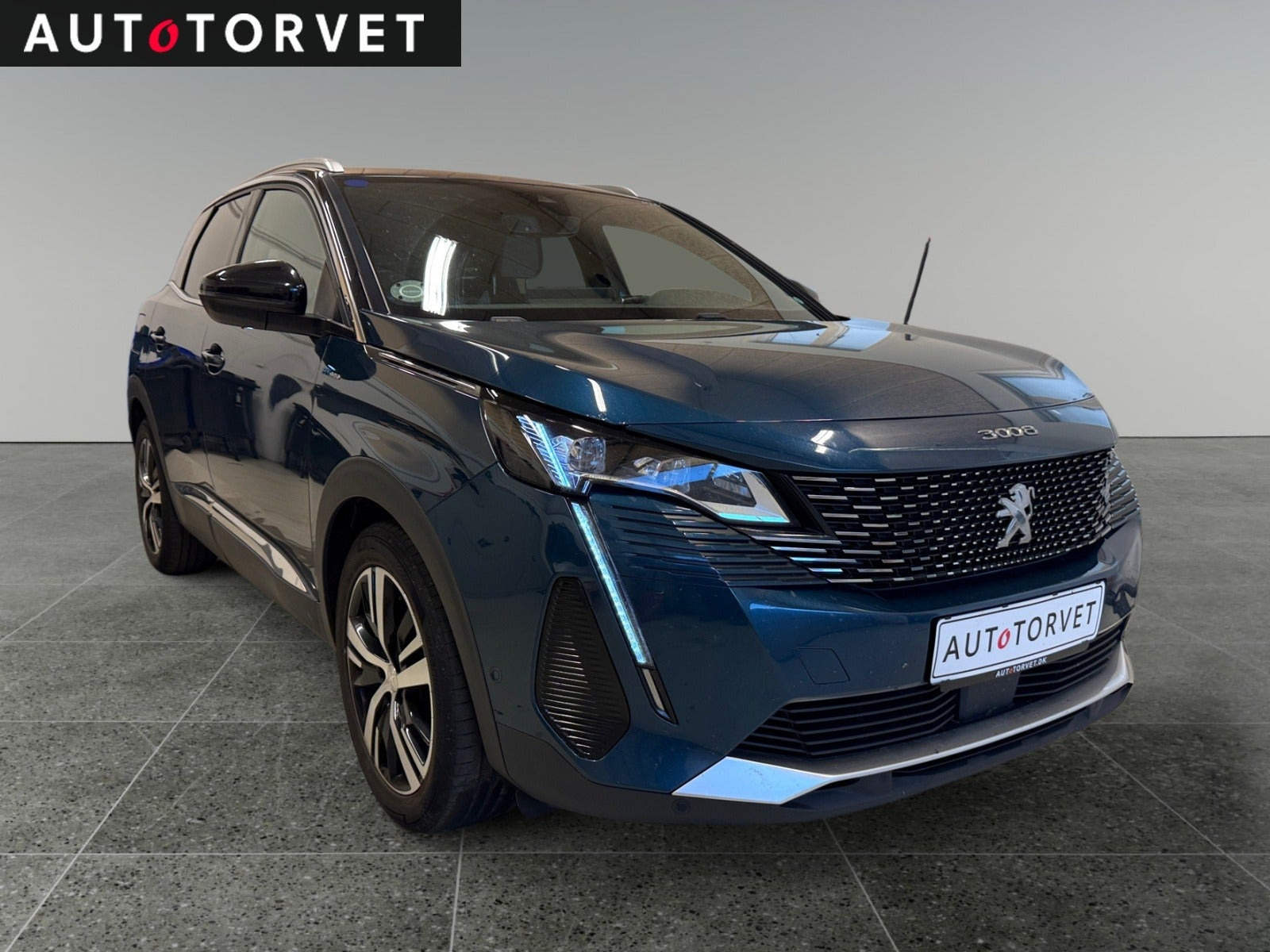 Blå Peugeot 3008 fra 2020