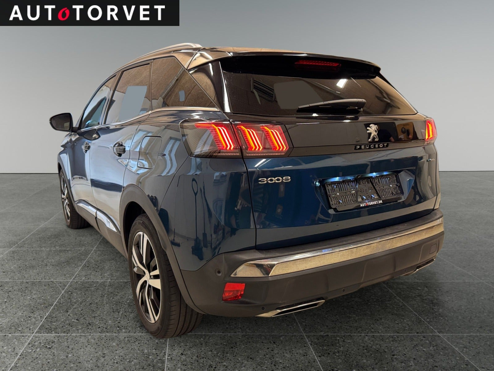 Blå Peugeot 3008 fra 2020