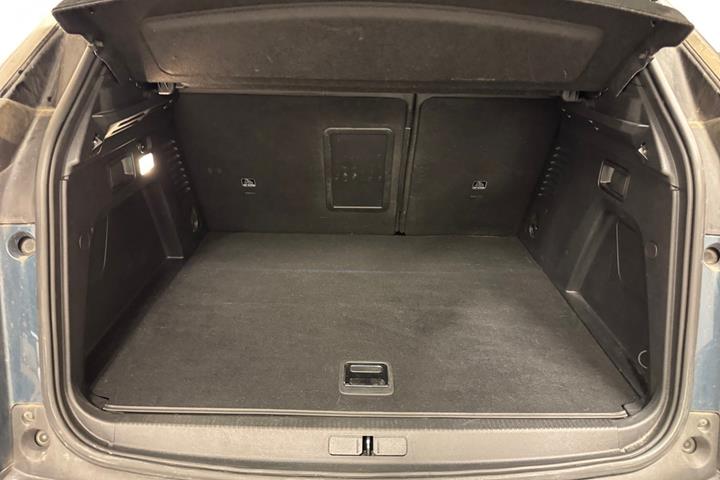 Blå Peugeot 3008 fra 2020