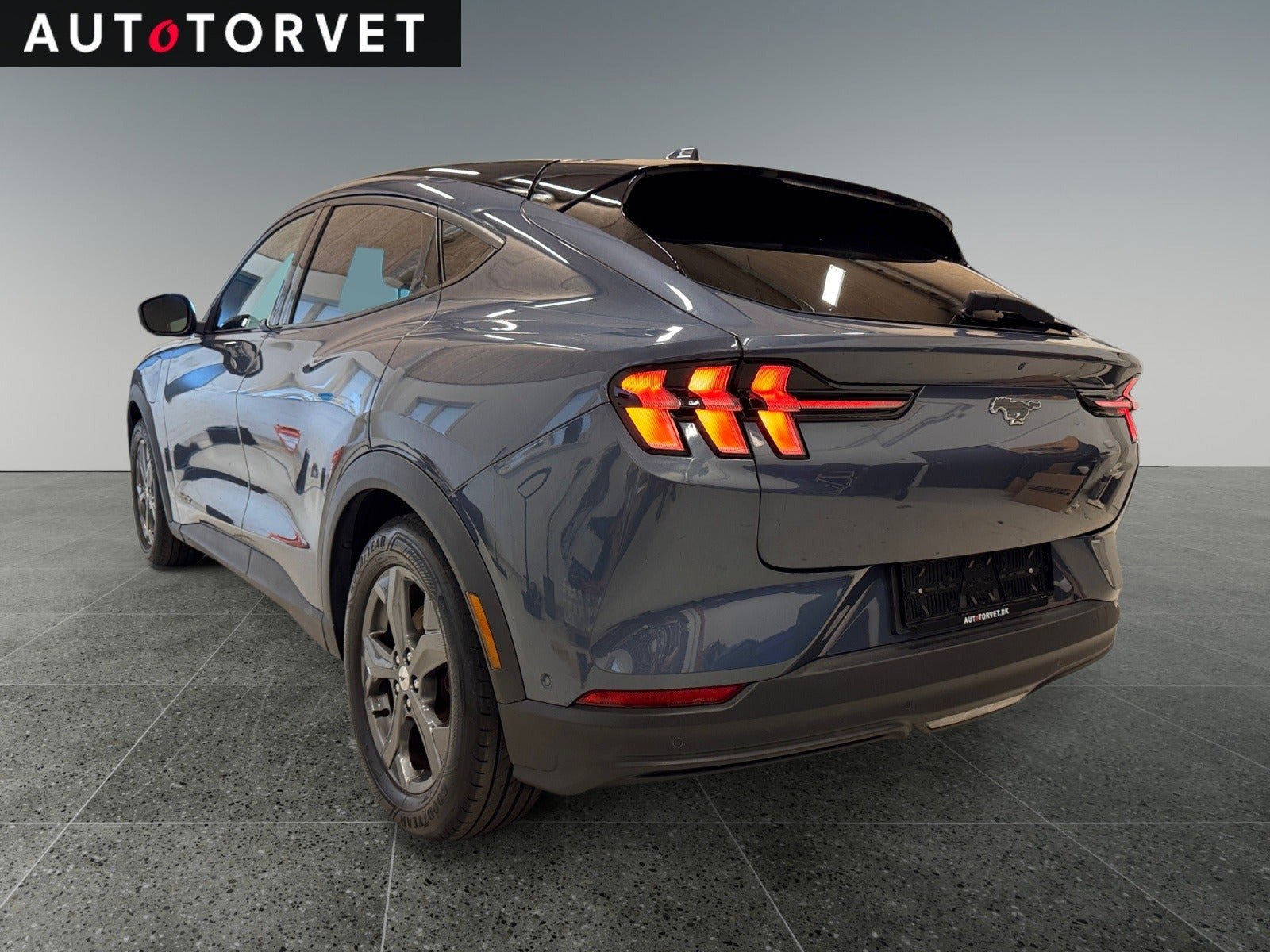 Grå Ford Mustang Mach-E fra 2021