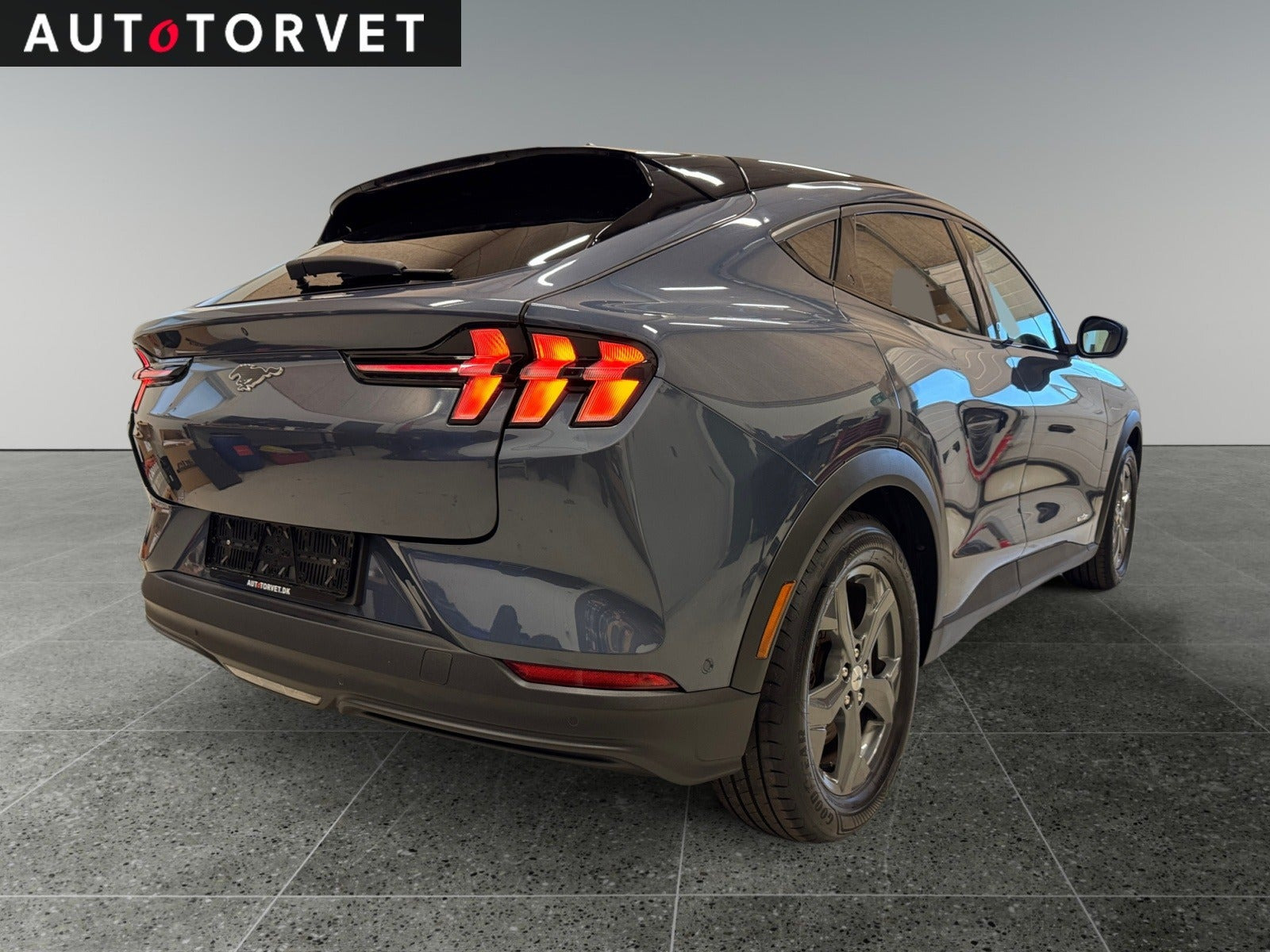 Grå Ford Mustang Mach-E fra 2021
