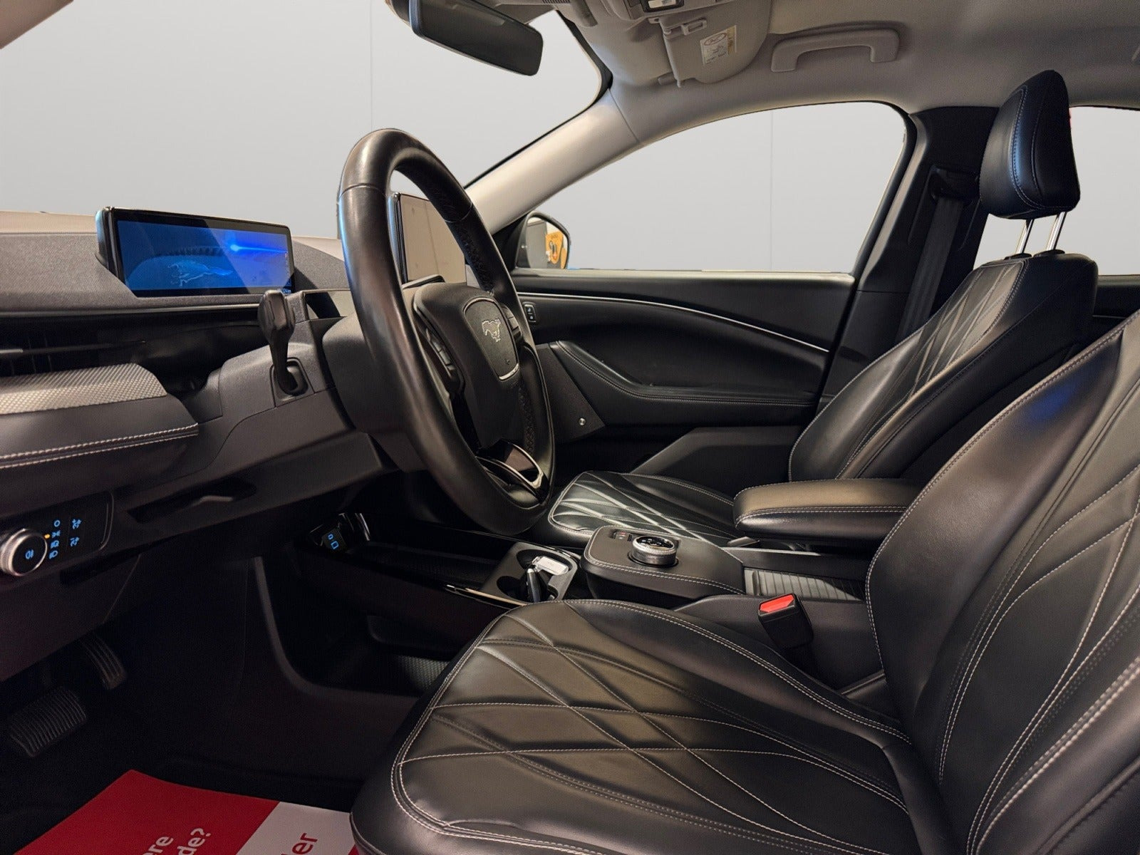 Grå Ford Mustang Mach-E fra 2021