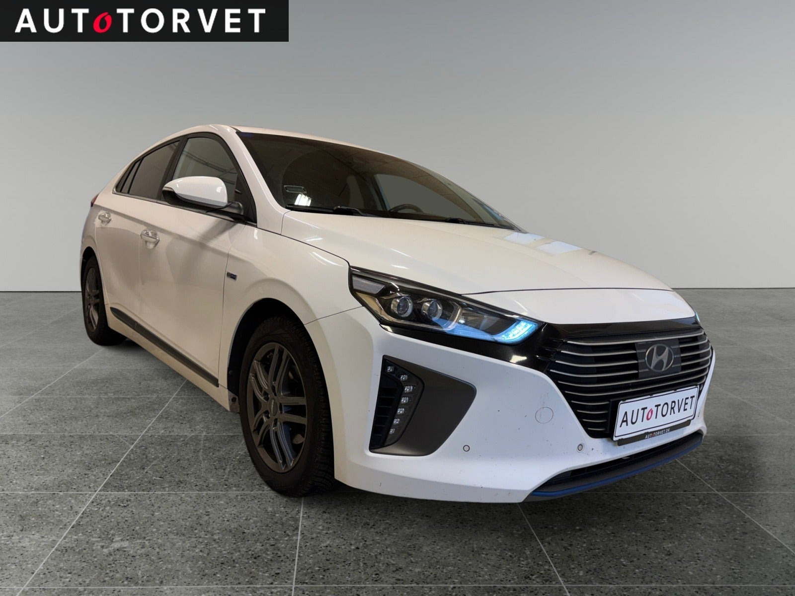 Hvid Hyundai Ioniq fra 2018