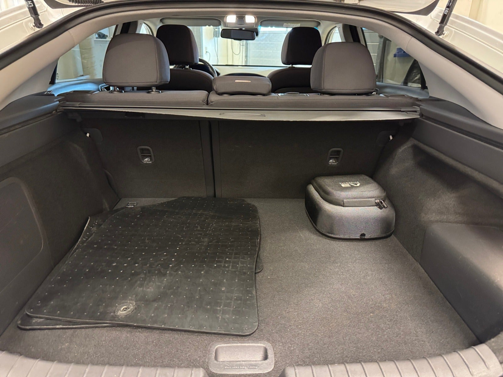 Hvid Hyundai Ioniq fra 2018