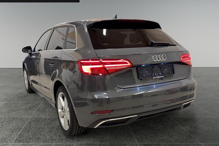 Grå Audi A3 fra 2020