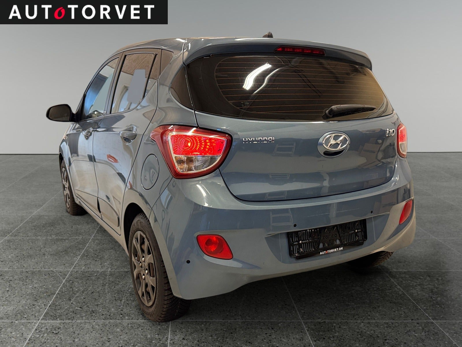 Blå Hyundai i10 fra 2016