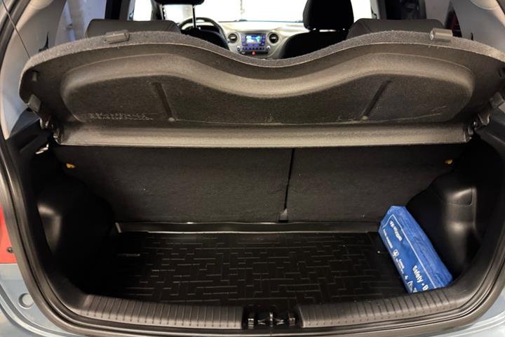 Blå Hyundai i10 fra 2016