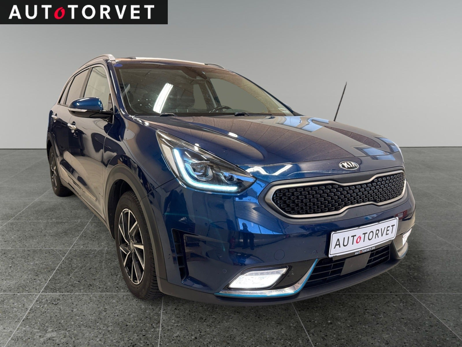 Blå Kia Niro fra 2018