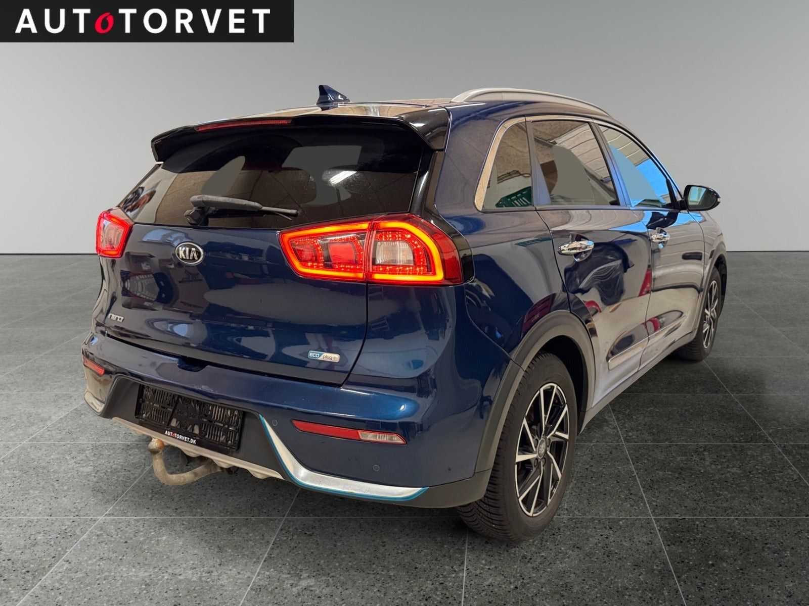 Blå Kia Niro fra 2018