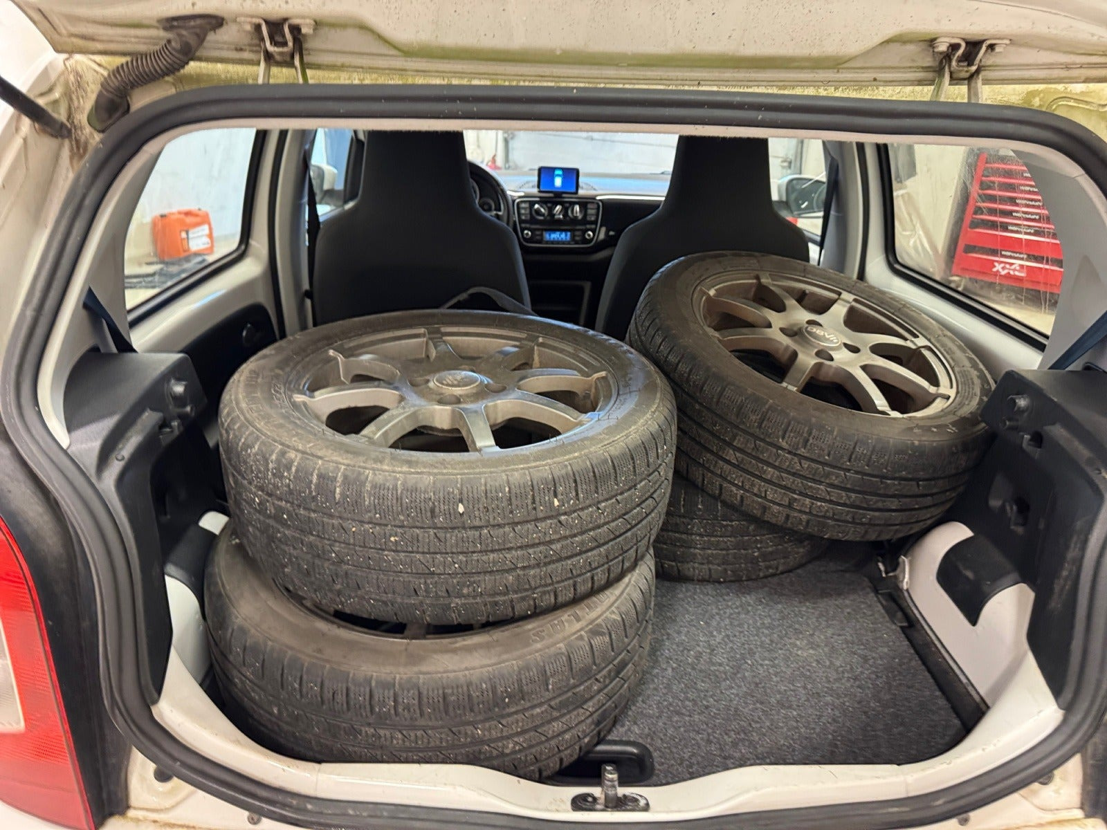 Hvid VW UP! fra 2013