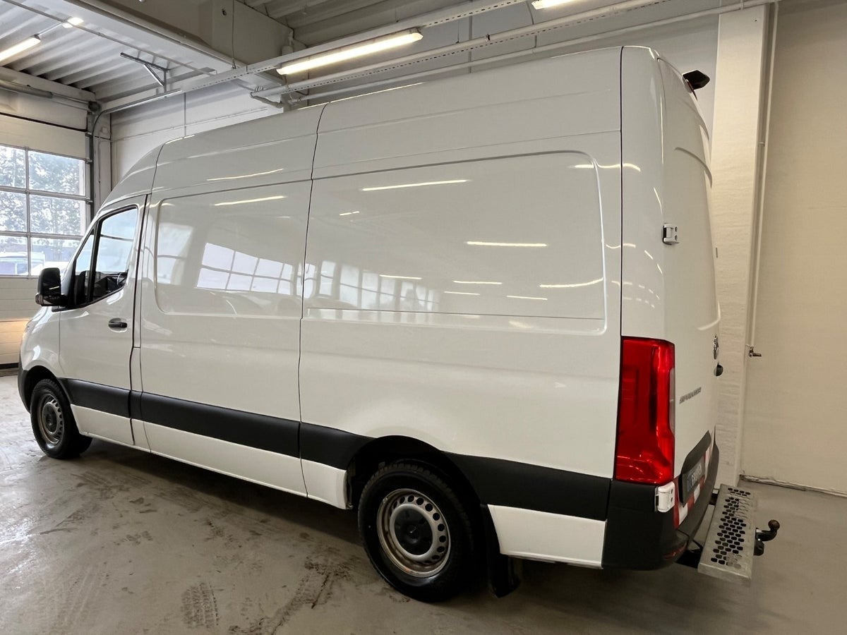 Hvid Mercedes Sprinter 317 fra 2022
