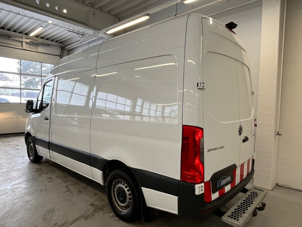 Hvid Mercedes Sprinter 317 fra 2022