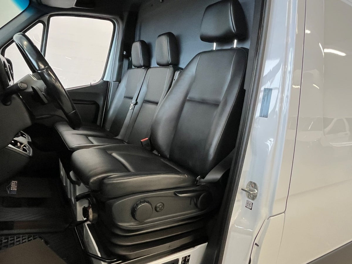 Hvid Mercedes Sprinter 317 fra 2022