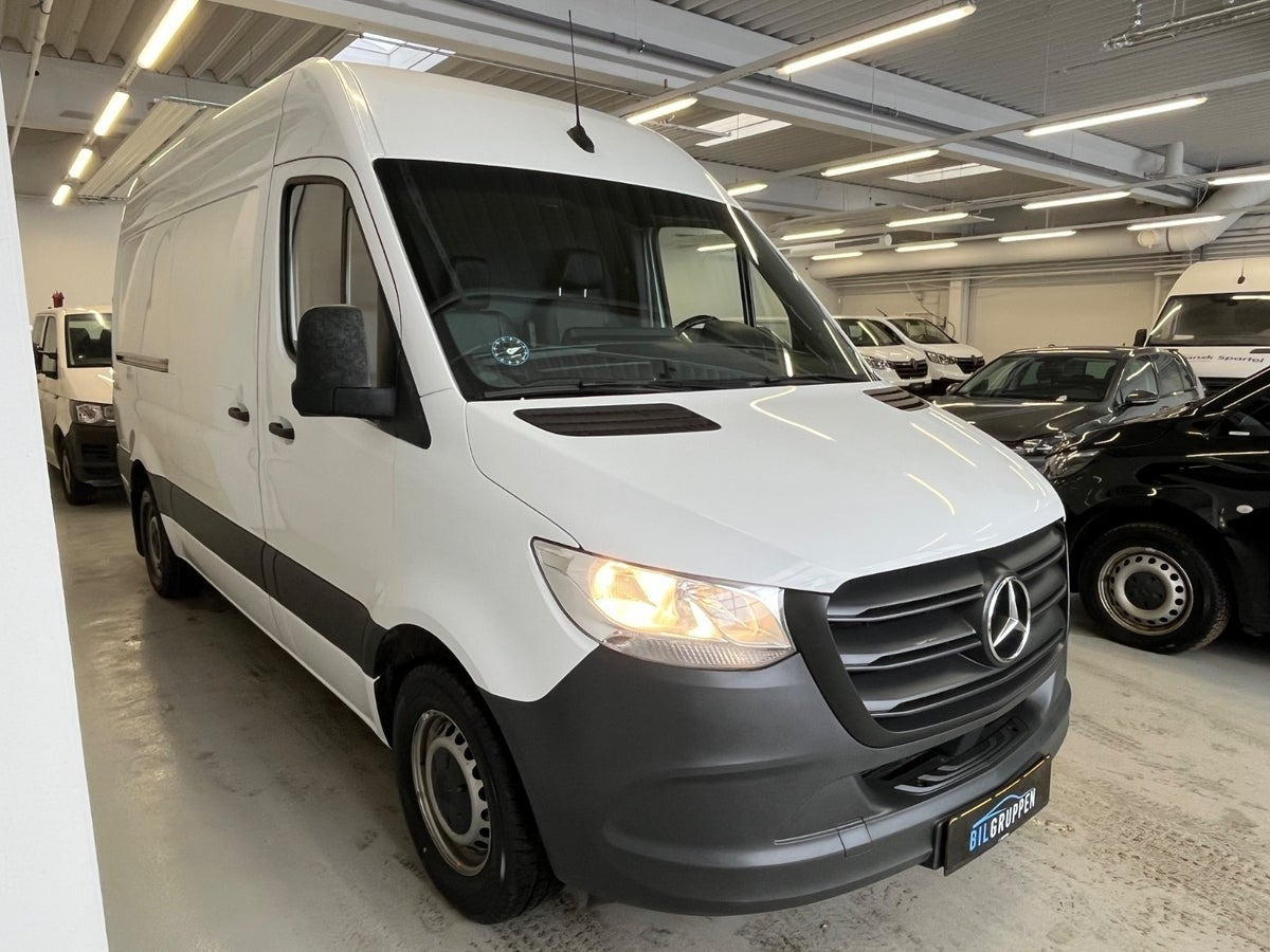 Hvid Mercedes Sprinter 317 fra 2022