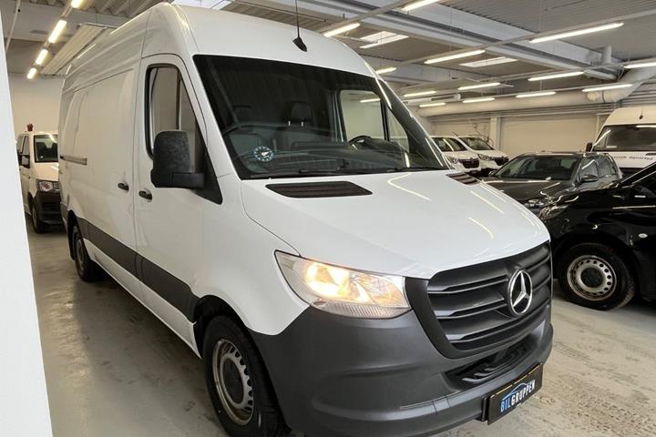 Hvid Mercedes Sprinter 317 fra 2022