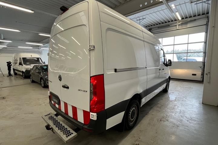 Hvid Mercedes Sprinter 317 fra 2022