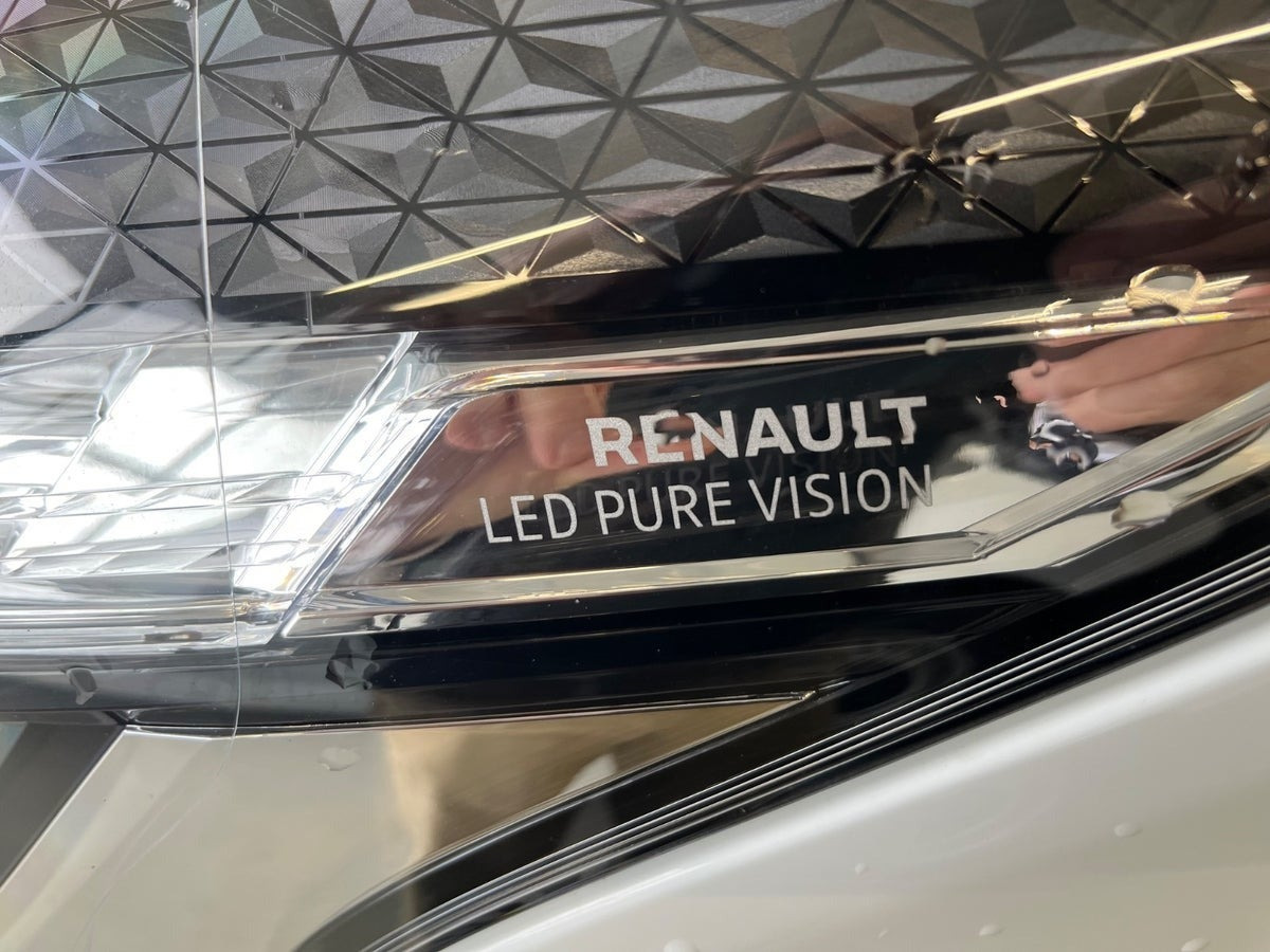 Hvid Renault Trafic T29 fra 2019