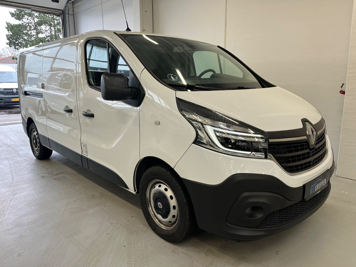 Hvid Renault Trafic T29 fra 2019