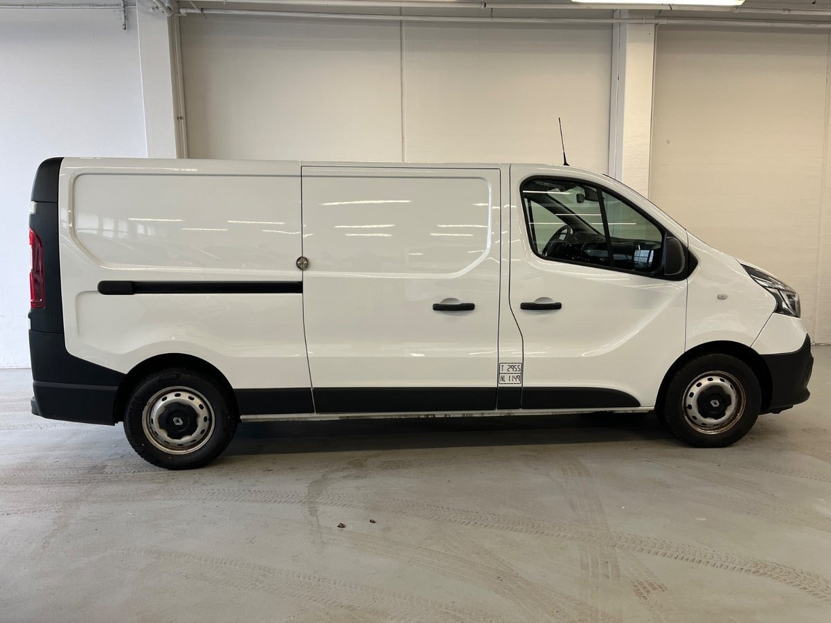 Hvid Renault Trafic T29 fra 2019