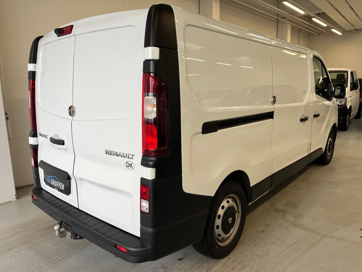 Hvid Renault Trafic T29 fra 2019