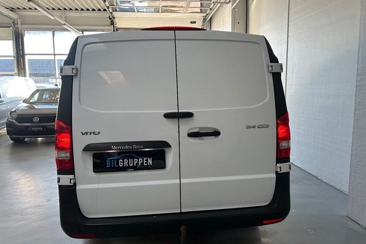 Hvid Mercedes Vito 114 fra 2021