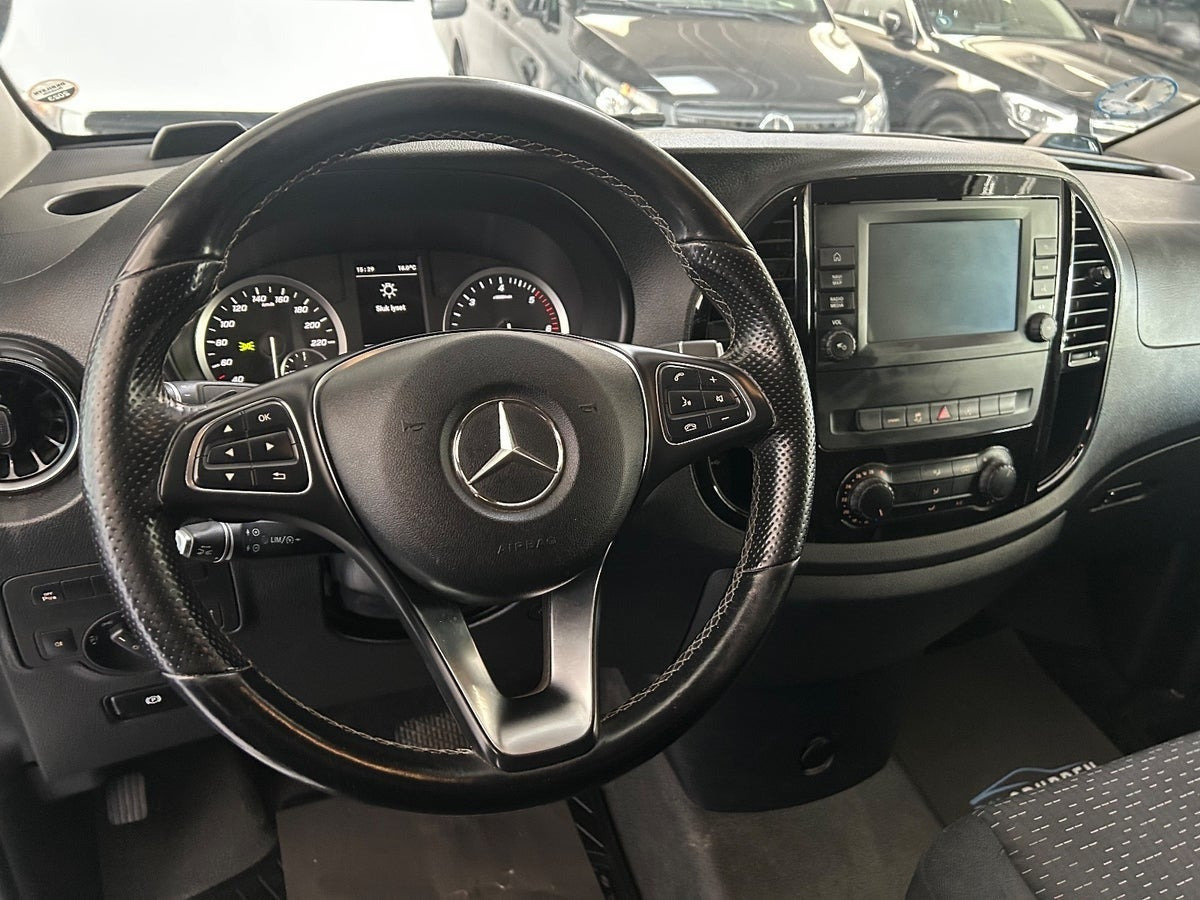 Hvid Mercedes Vito 114 fra 2021