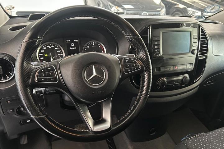 Hvid Mercedes Vito 114 fra 2021