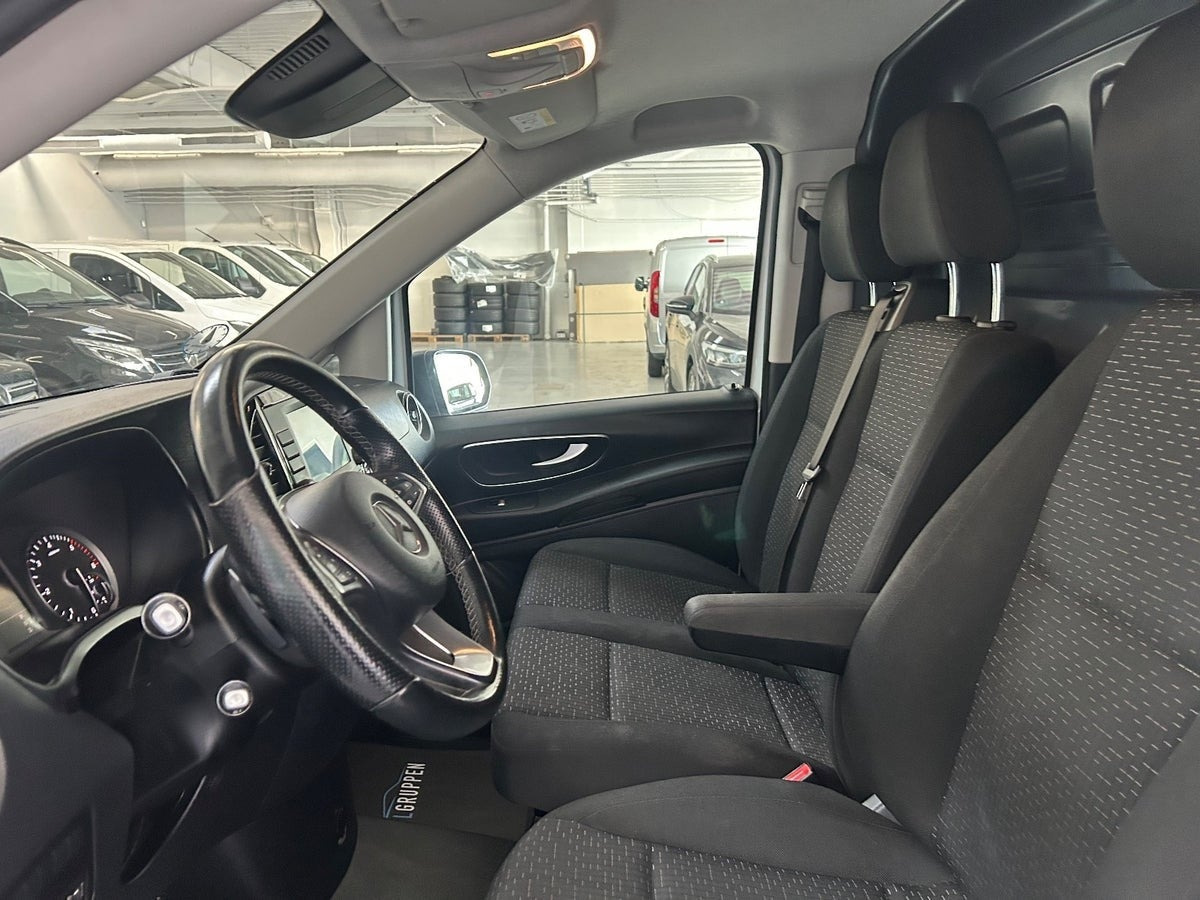 Hvid Mercedes Vito 114 fra 2021