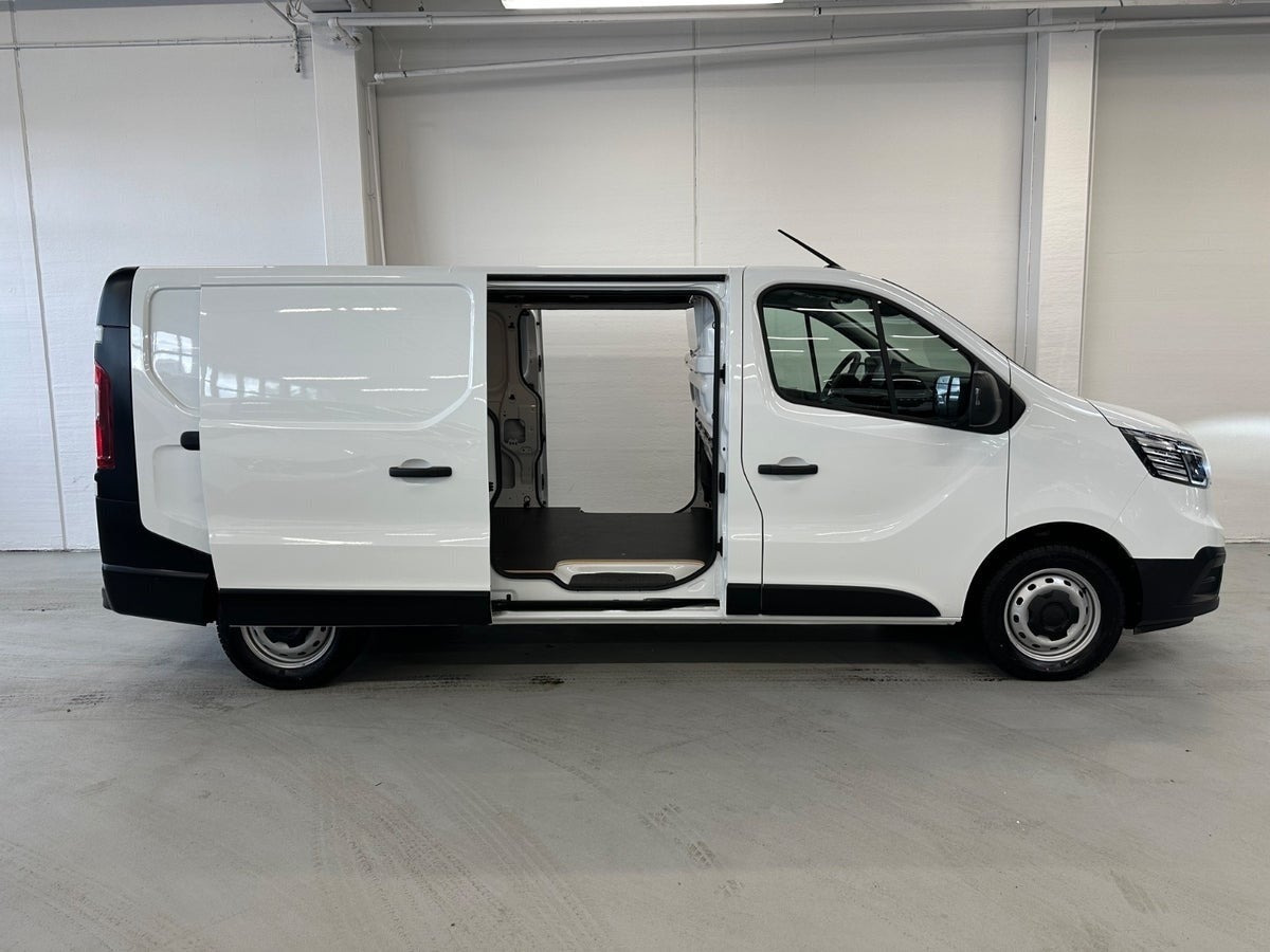 Hvid Renault Trafic fra 2025