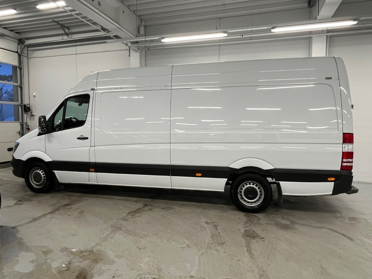 Hvid Mercedes Sprinter 319 fra 2017