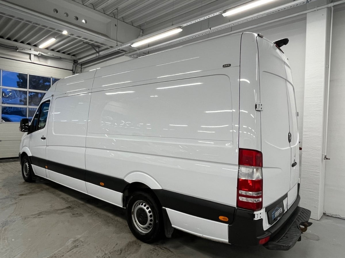 Hvid Mercedes Sprinter 319 fra 2017