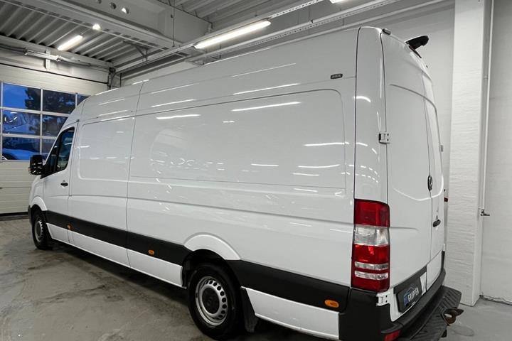 Hvid Mercedes Sprinter 319 fra 2017