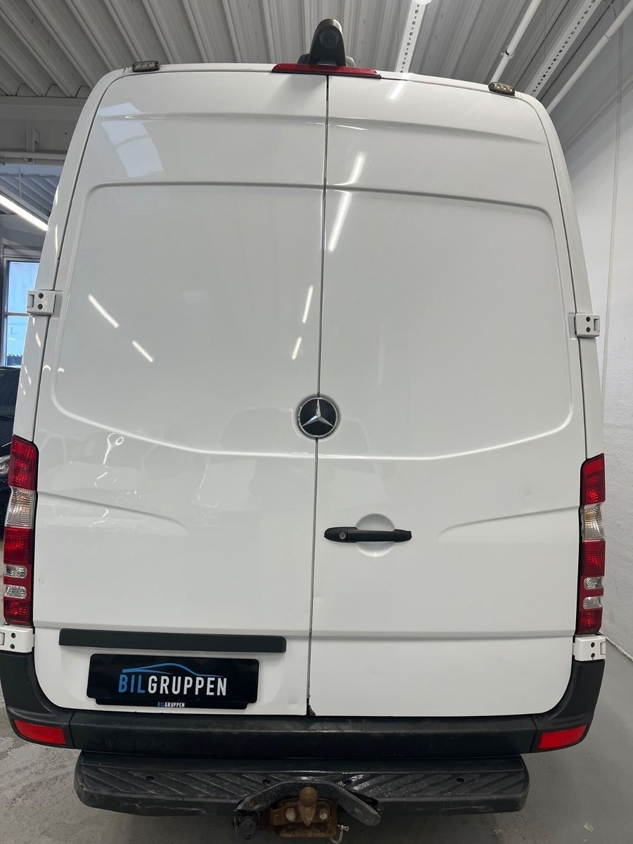 Hvid Mercedes Sprinter 319 fra 2017