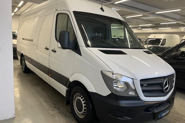 Hvid Mercedes Sprinter 319 fra 2017