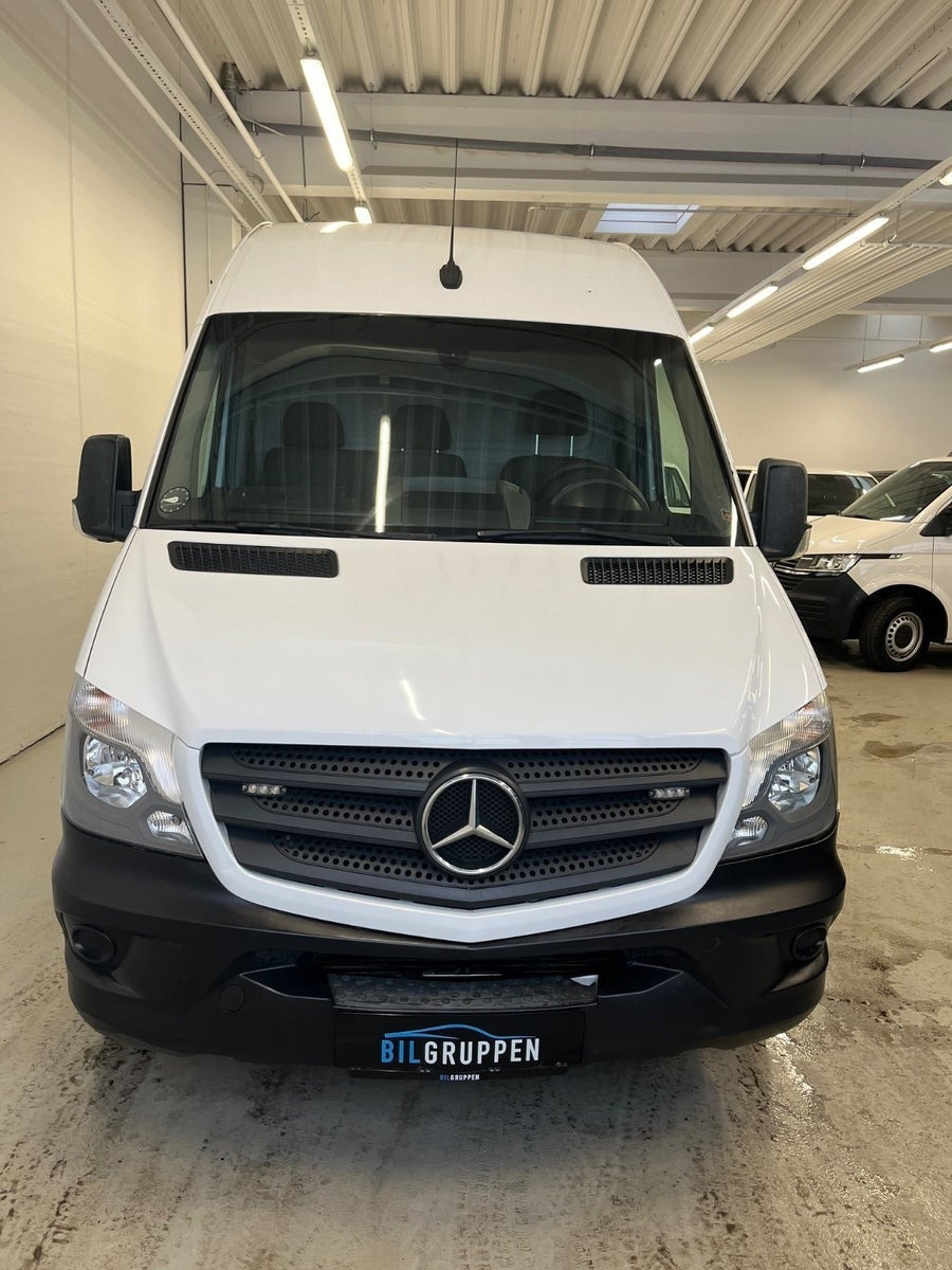 Hvid Mercedes Sprinter 319 fra 2017