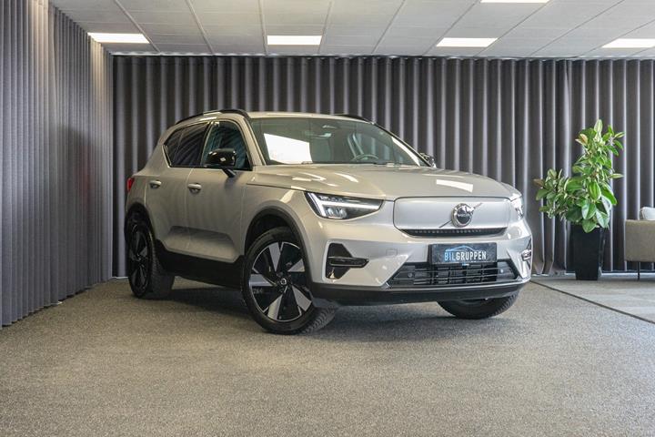 Sort Volvo XC40 fra 2024