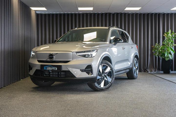 Sort Volvo XC40 fra 2024