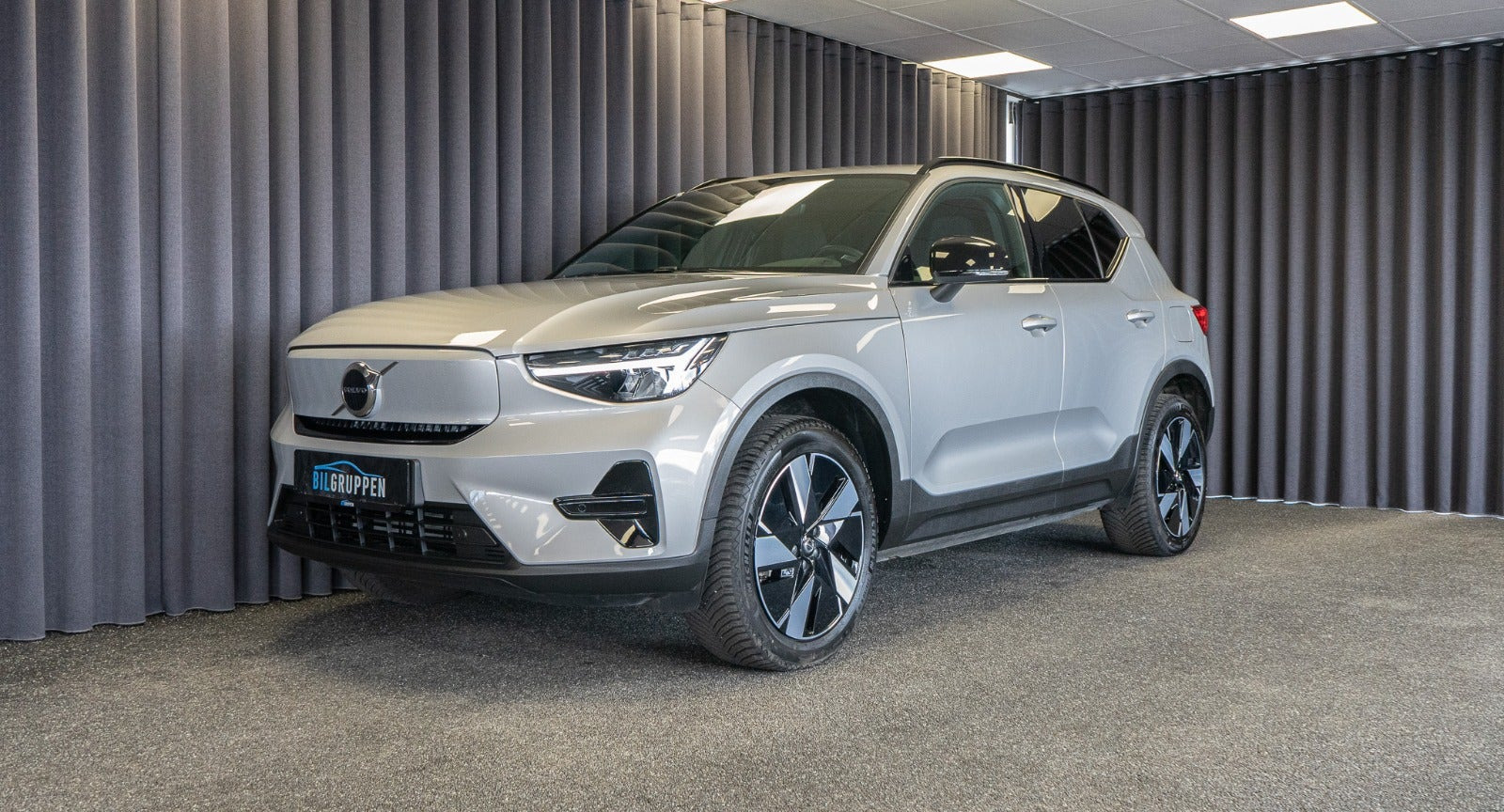Sort Volvo XC40 fra 2024