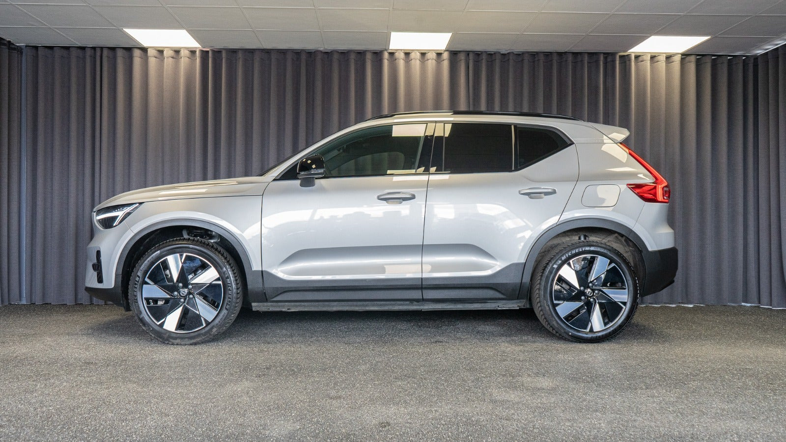 Sort Volvo XC40 fra 2024