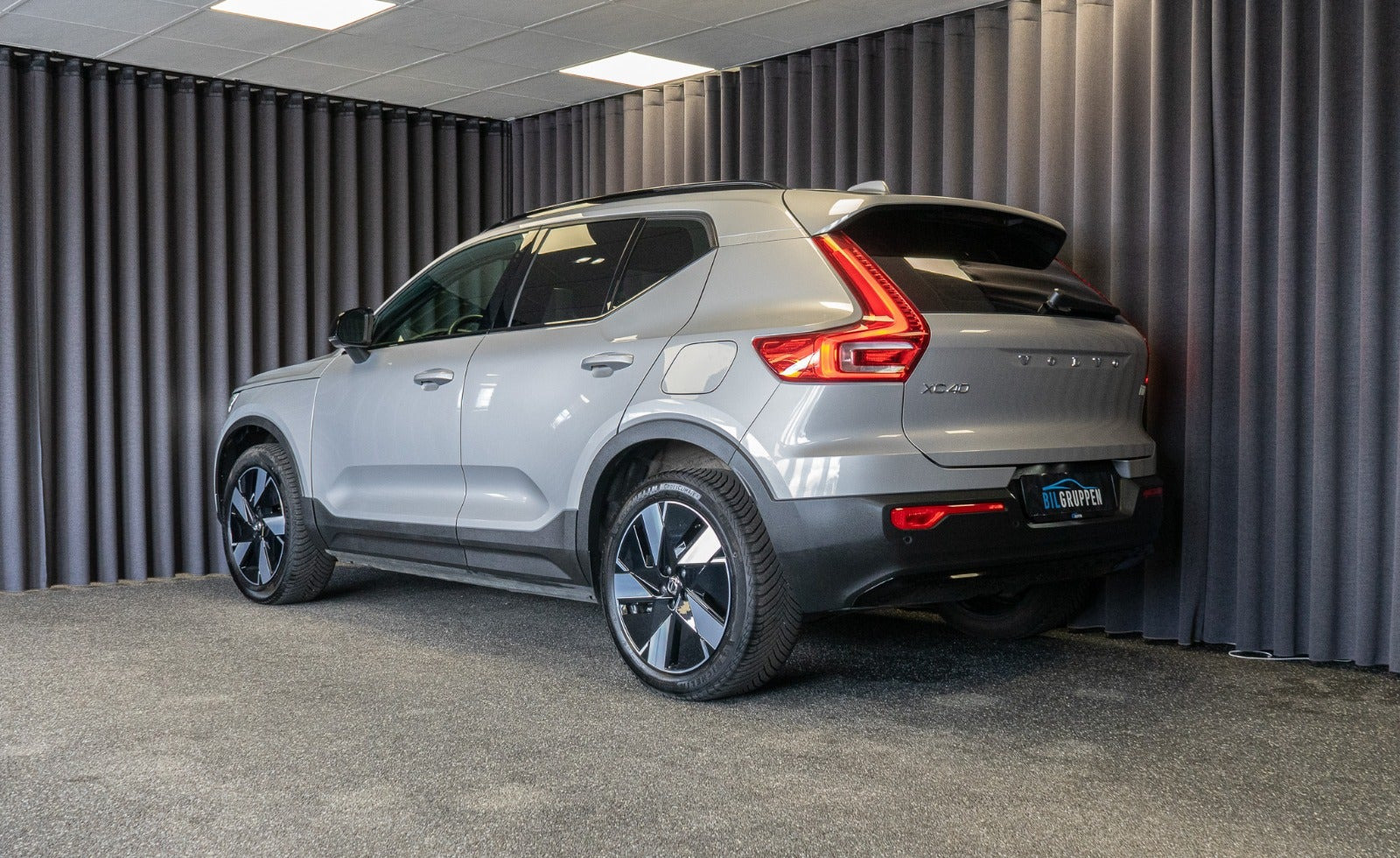 Sort Volvo XC40 fra 2024
