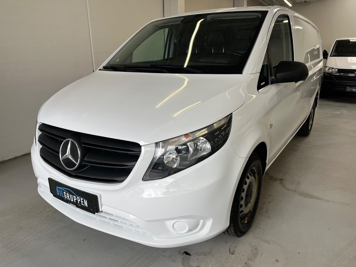 Gul Mercedes Vito 114 fra 2021