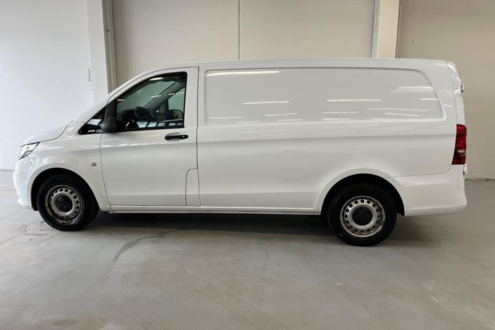 Gul Mercedes Vito 114 fra 2021