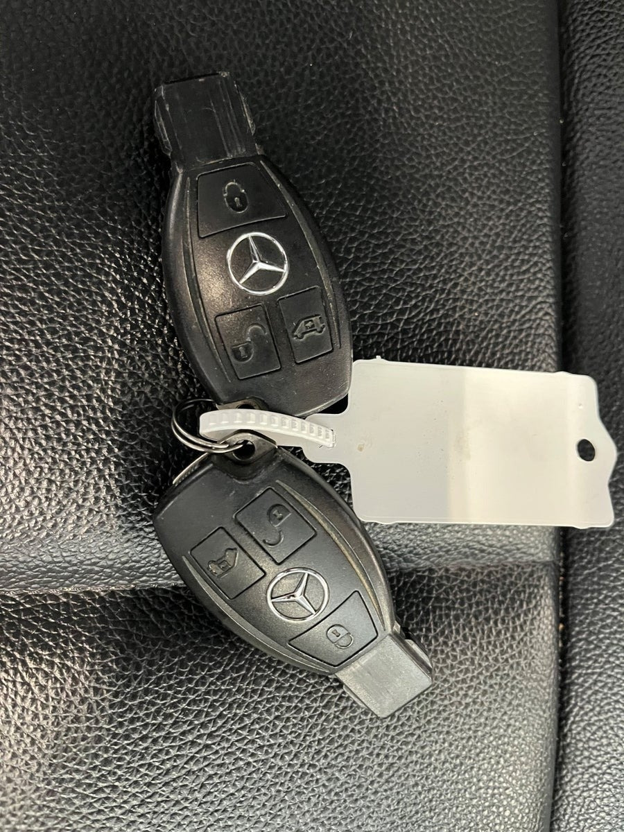 Gul Mercedes Vito 114 fra 2021