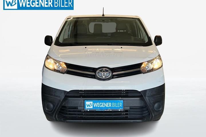 Hvid Toyota ProAce fra 2018