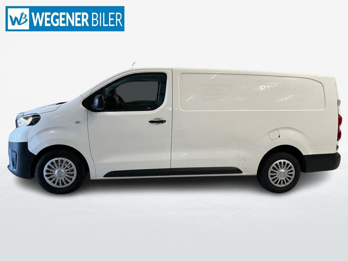 Hvid Toyota ProAce fra 2018