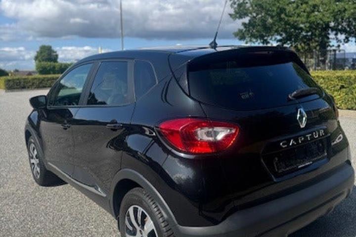 Sort Renault Captur fra 2017